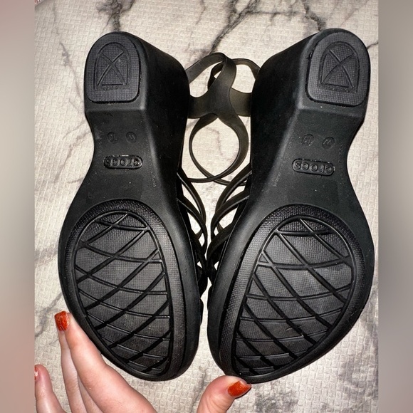 Crocs Stylish Black Strappy Sandals W 10 summer vacation spring beach - Picture 6 of 9